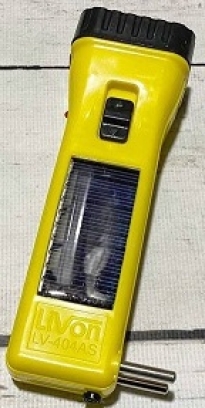 Ліхтар з сонячною батареєю та вилкою квадратний LV-404AS