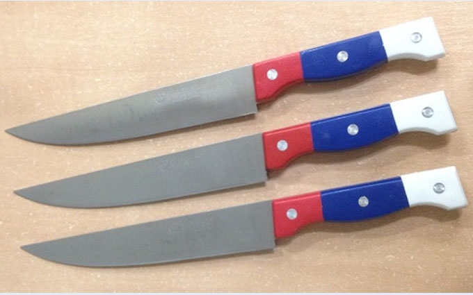 Нож кухонный с цветной ручкой 5"- 22см 413В