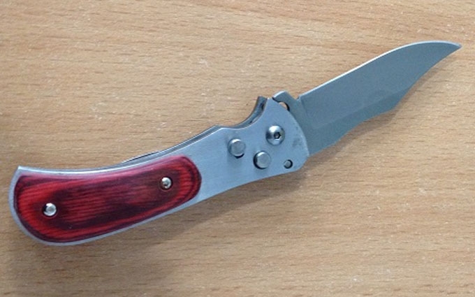 Нож выкидной 15,5см деревяні вставки А-103В